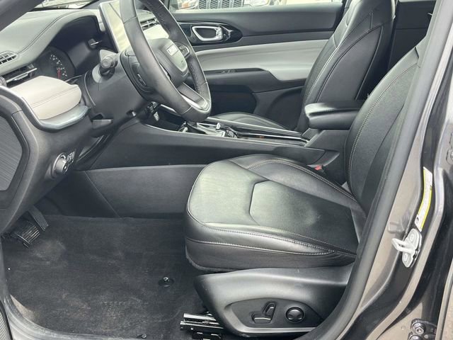 Used 2023 Jeep Compass Limited image 13