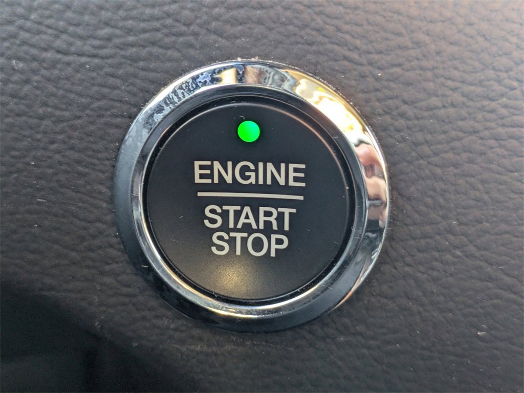 Used 2024 Ford Edge SEL image 32