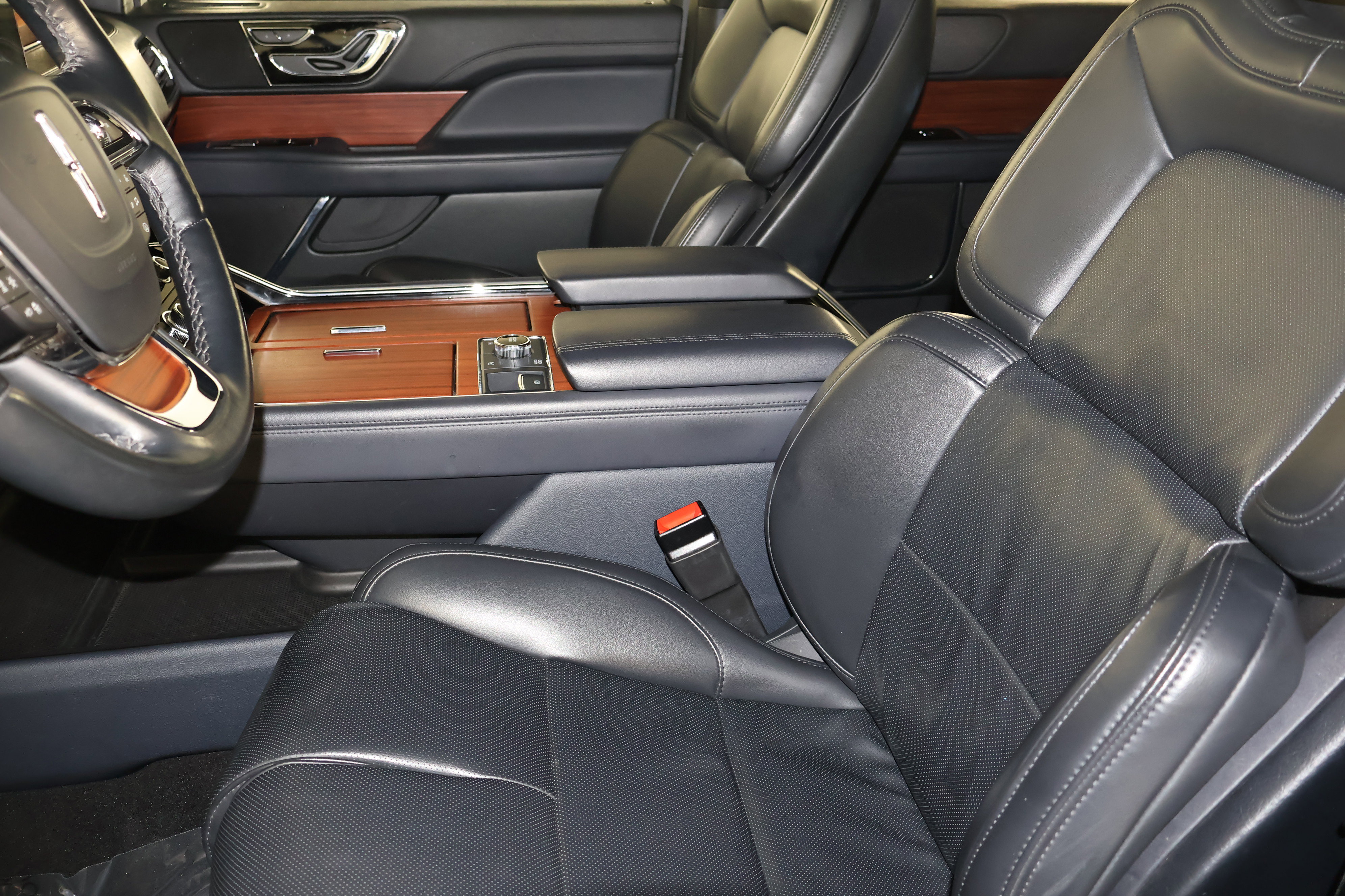 Used 2024 Lincoln Navigator Premiere image 42