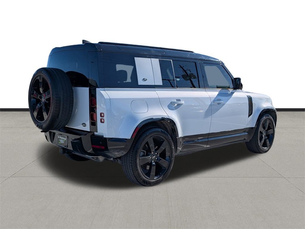 Used 2022 Land Rover Defender 110 X-Dynamic HSE image 5