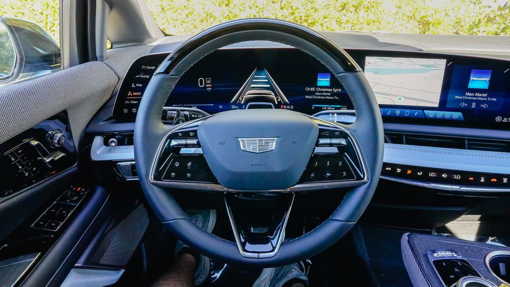 New 2026 Cadillac Optiq Sport 2 image 21