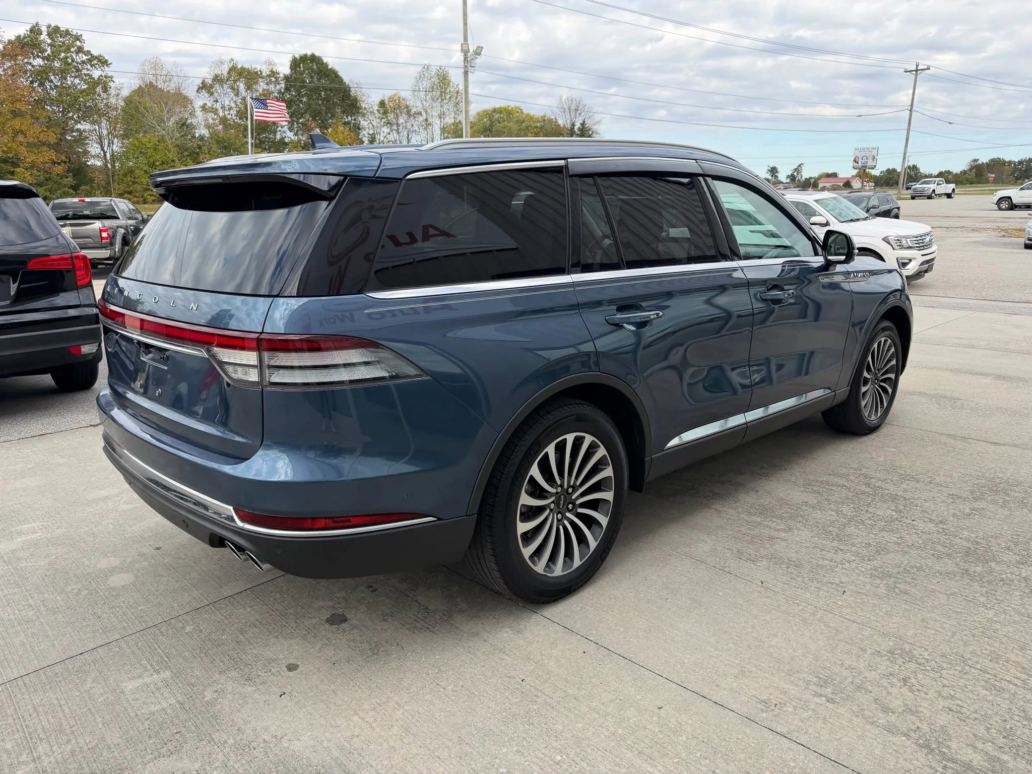 Used 2020 Lincoln Aviator Reserve w/ Equipment Group 201A image 34