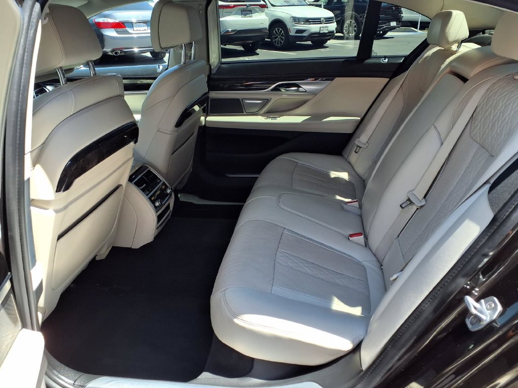 Used 2016 BMW 740i RWD image 23