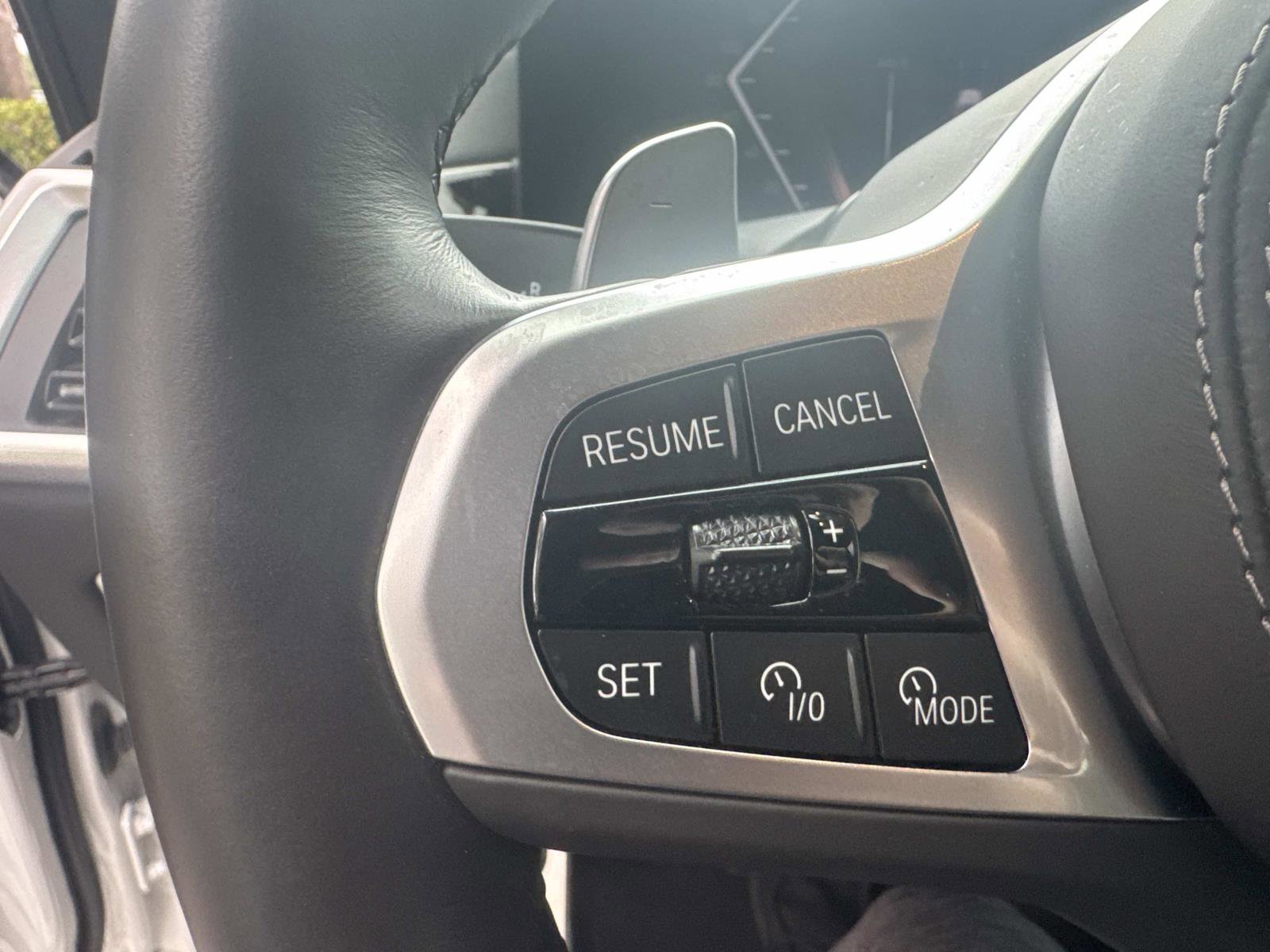 Used 2023 BMW X7 xDrive40i w/ M Sport Package image 31