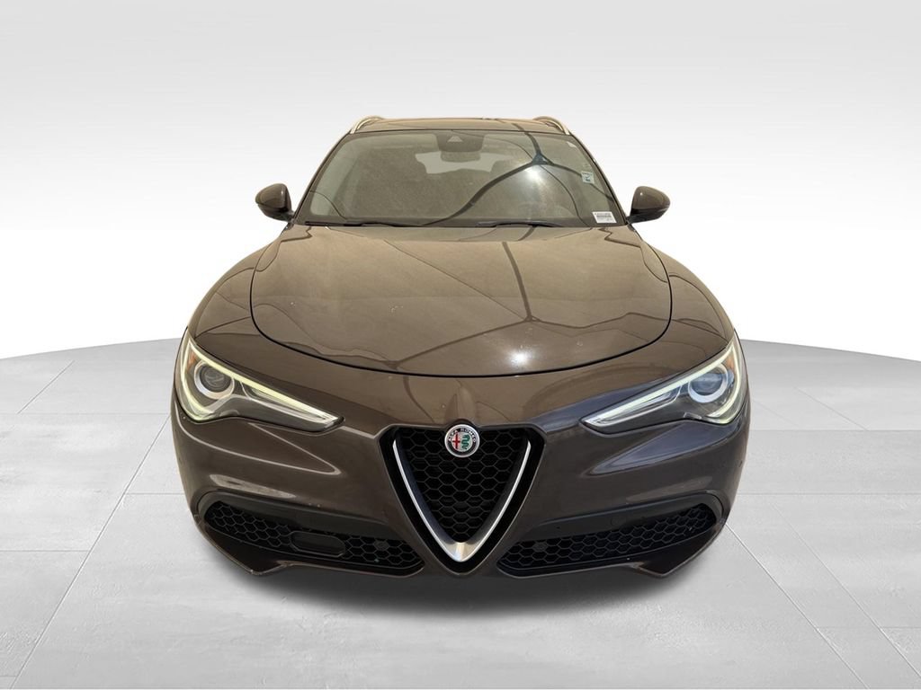 Used 2019 Alfa Romeo Stelvio Ti Lusso w/ Quick Order Package 22X Lusso AWD/4WD image 4
