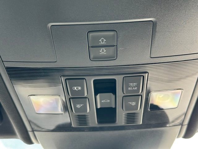 Certified 2023 Volkswagen Atlas Cross Sport SEL R-Line image 37