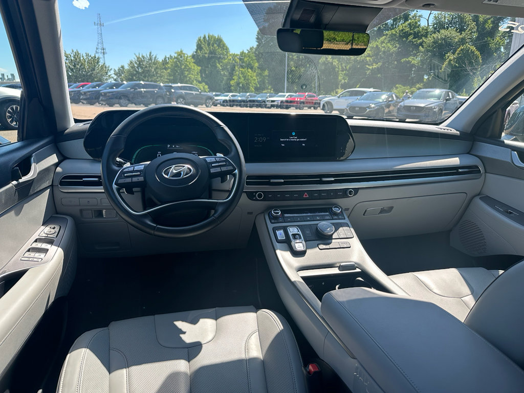Used 2025 Hyundai Palisade SEL FWD image 12