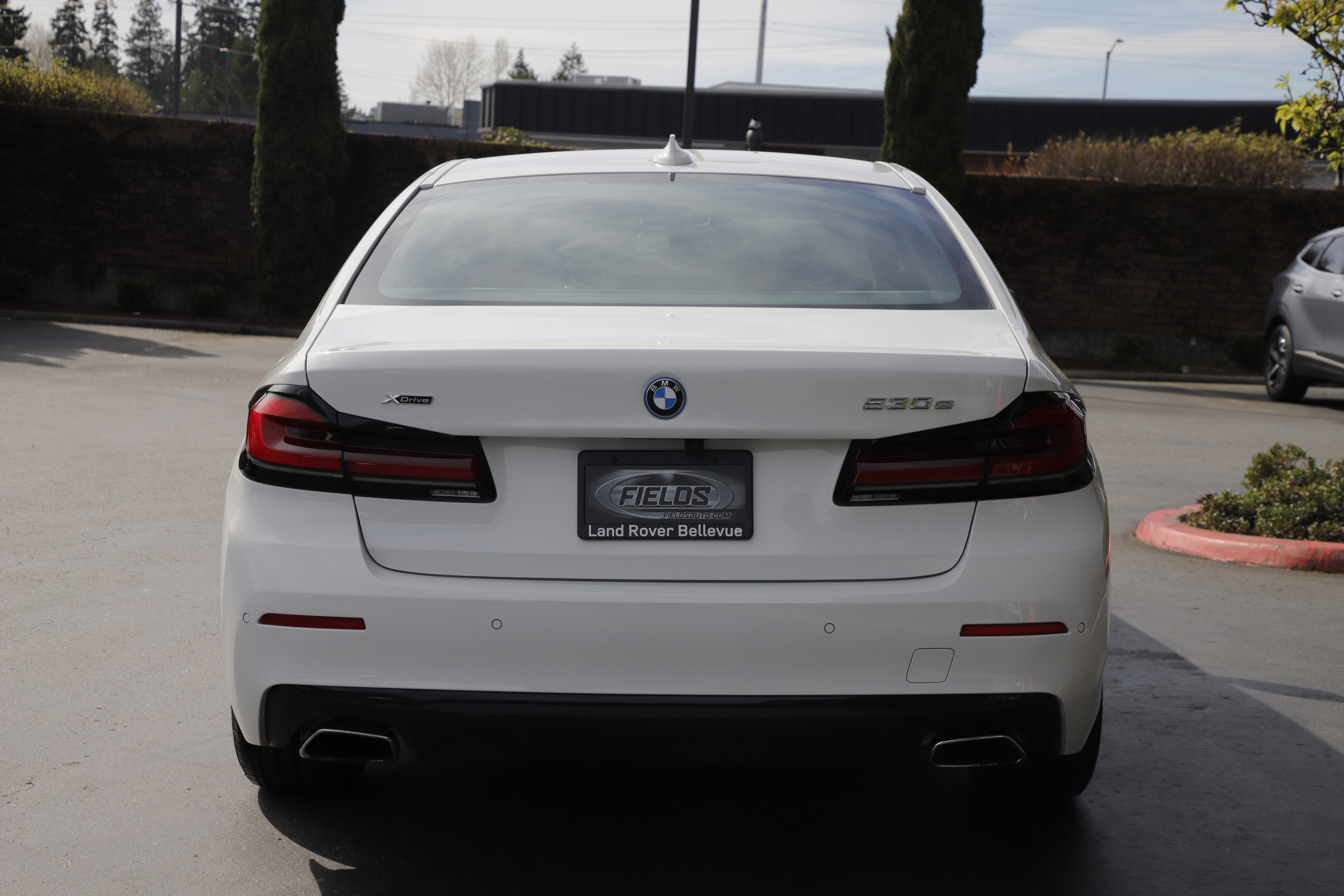 Used 2023 BMW 530e xDrive w/ Premium Package AWD/4WD image 5