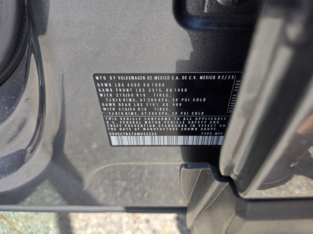 Certified 2025 Volkswagen Taos SE FWD image 32