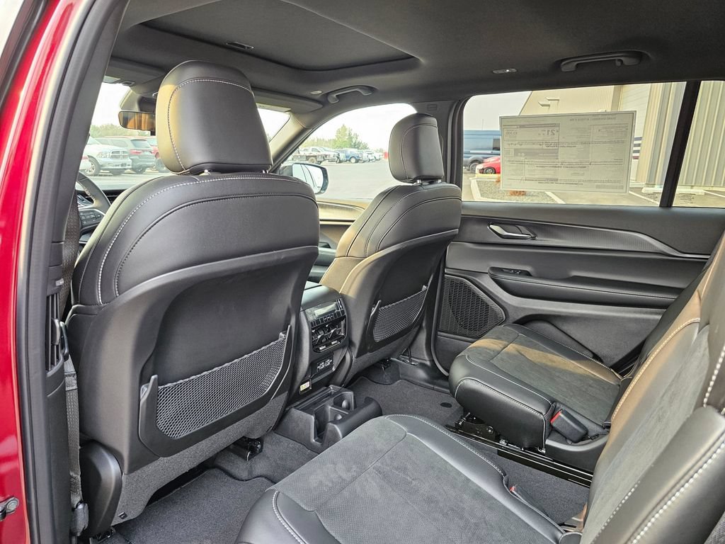 New 2025 Jeep Grand Cherokee L Altitude AWD/4WD image 12