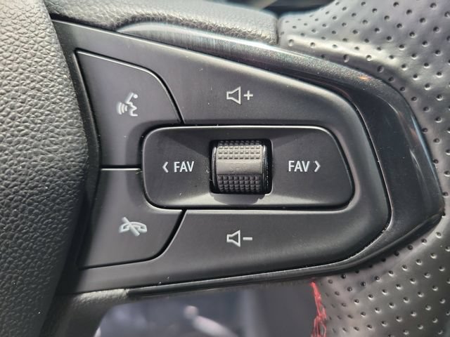 Used 2025 Chevrolet Trax RS w/ Driver Confidence Package FWD image 25