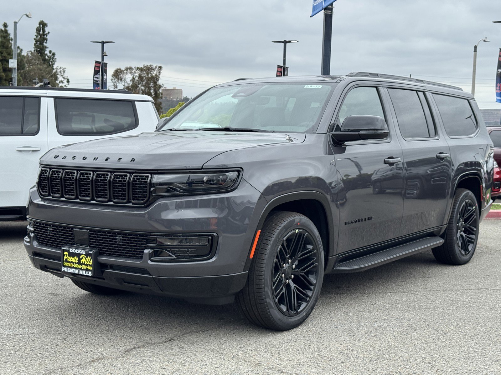 New 2025 Jeep Wagoneer L Series II w/ Premium Group I image 3