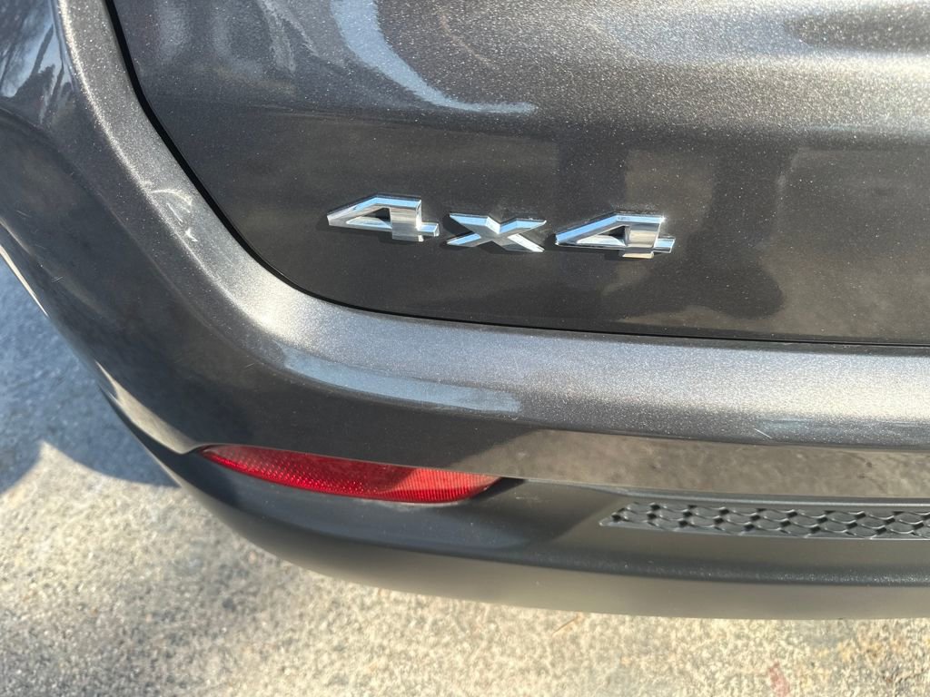 Used 2024 Jeep Compass Latitude image 19