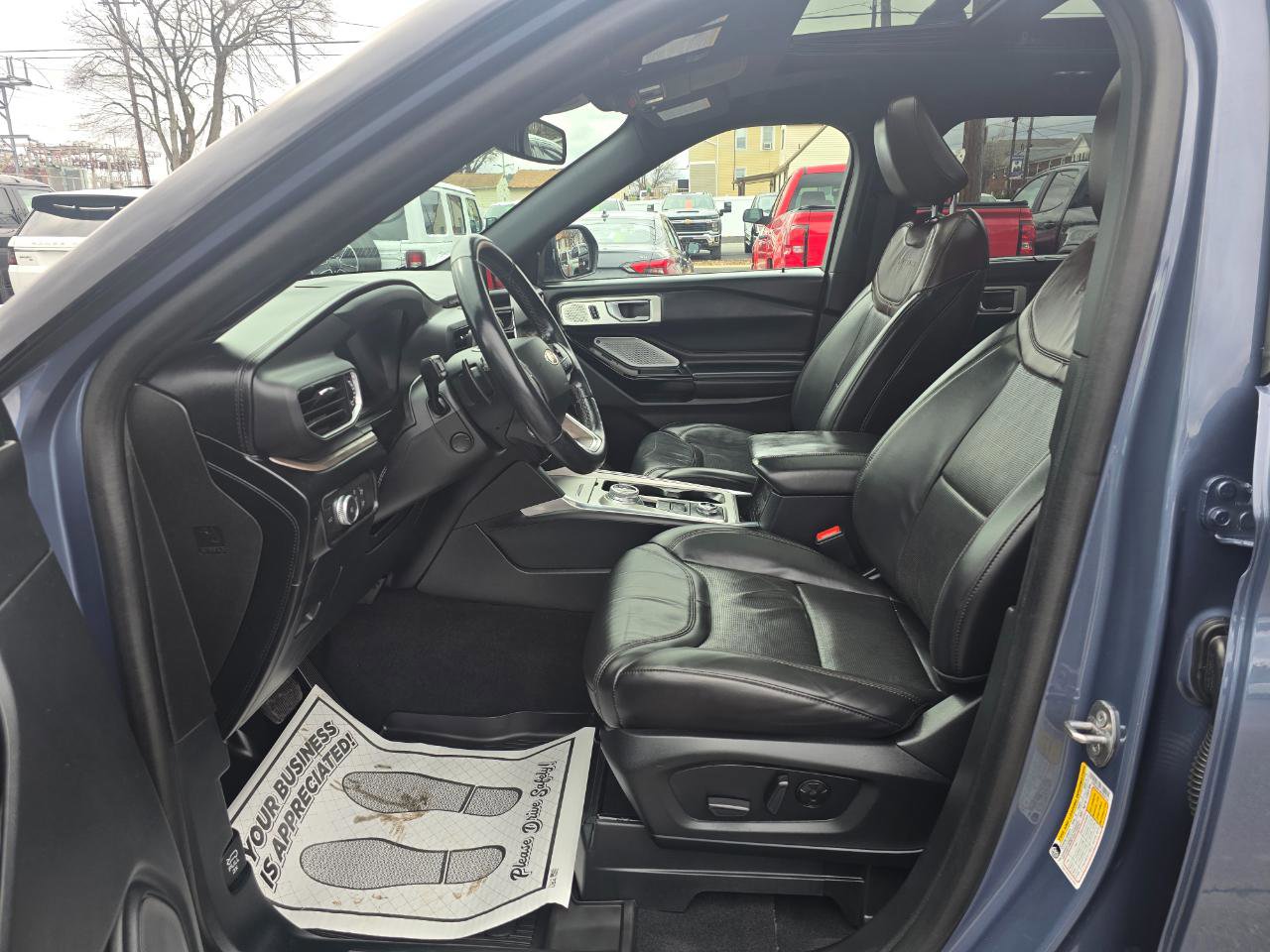 Used 2021 Ford Explorer Platinum w/ Equipment Group 601A AWD/4WD image 14