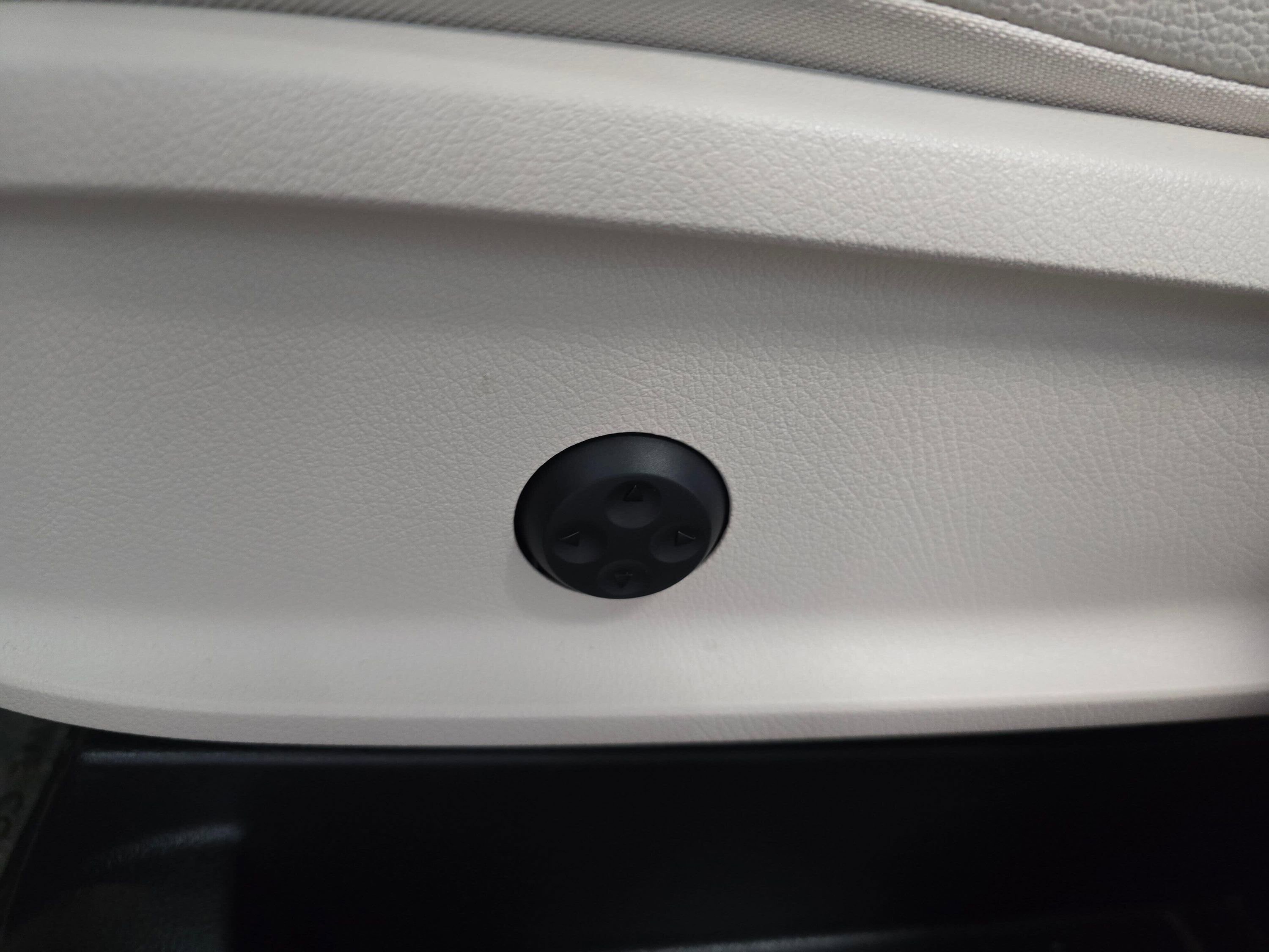 Used 2025 Mercedes-Benz GLA 250 4MATIC image 32