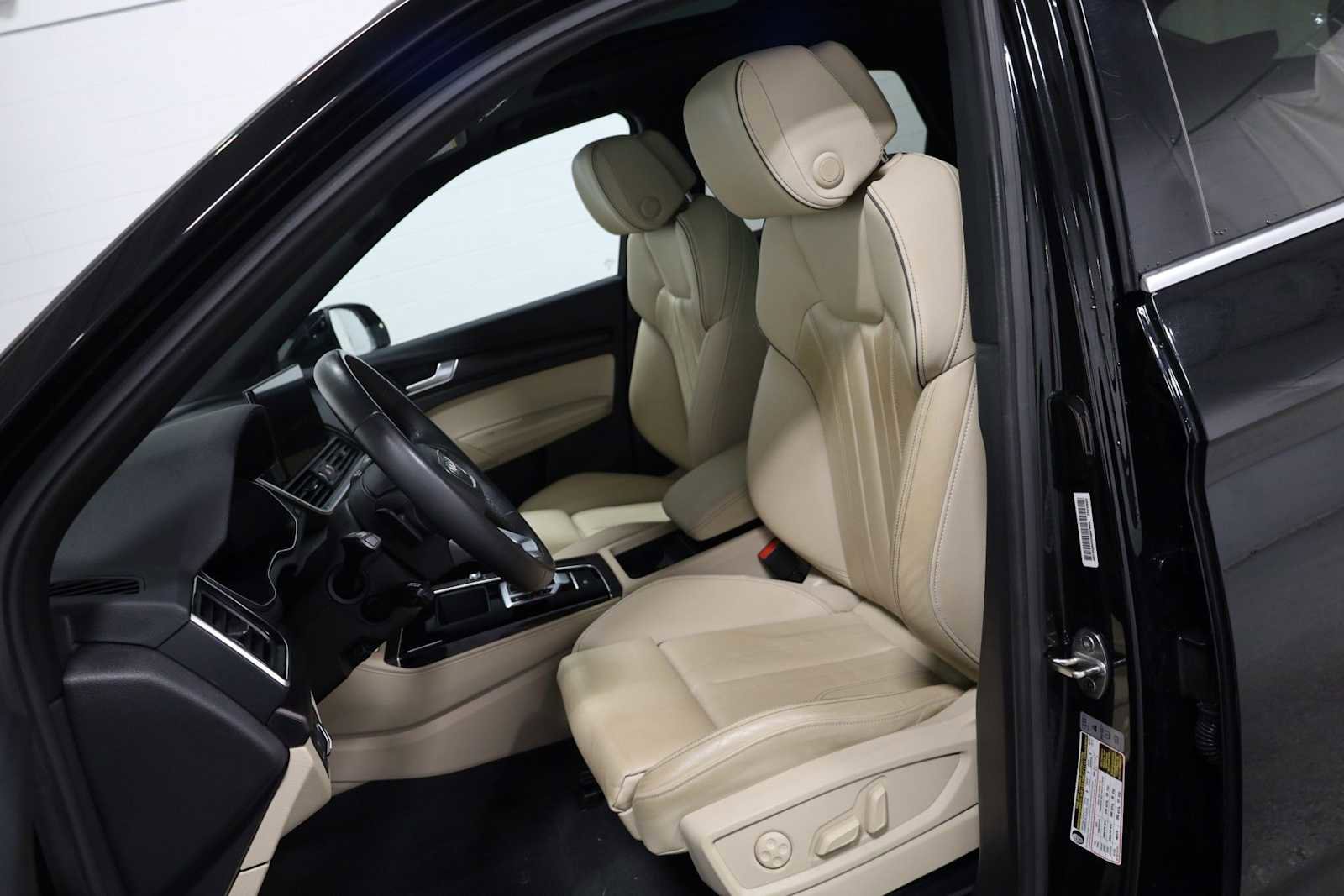 Used 2023 Audi Q5 2.0T Premium Plus w/ Premium Plus Package image 5