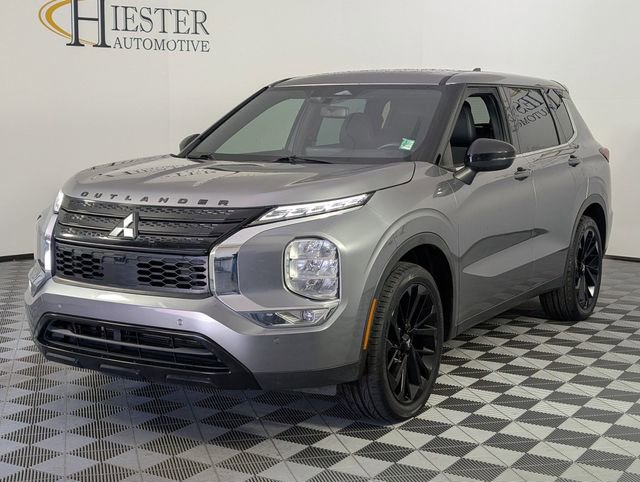 Used 2022 Mitsubishi Outlander SEL Black Edition image 4