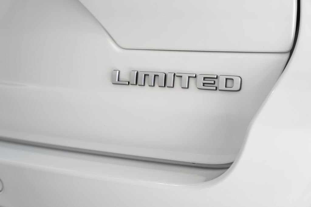 New 2025 Jeep Grand Cherokee Limited w/ MOPAR Finishing Package image 8