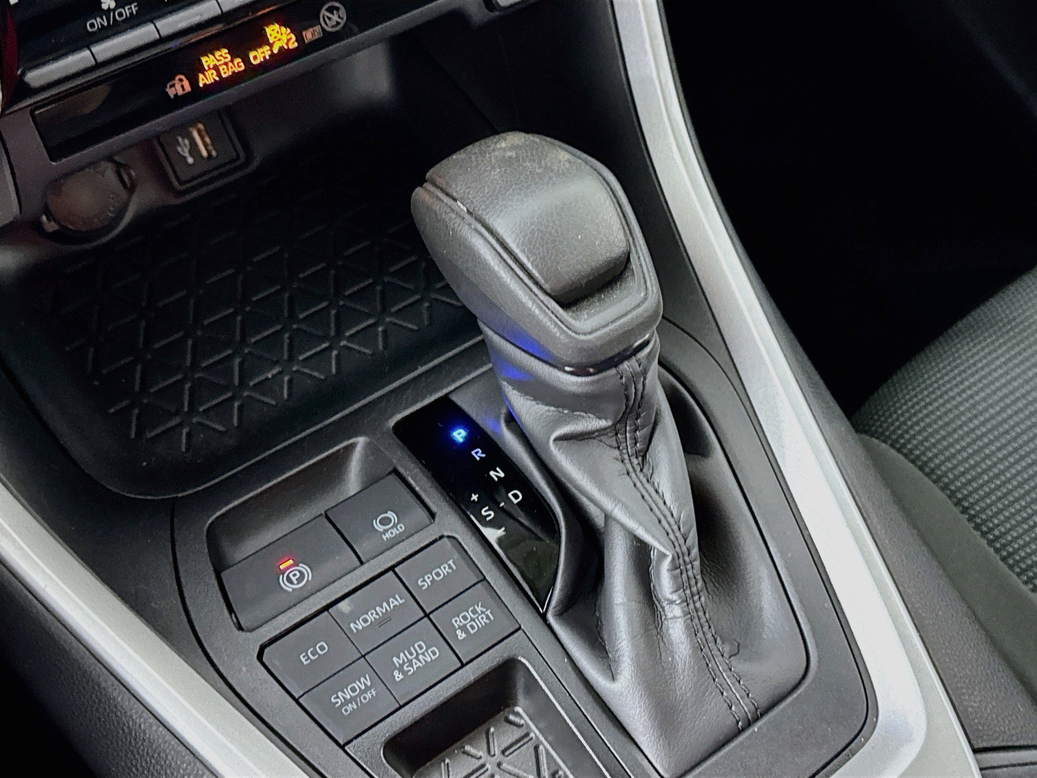 Certified 2024 Toyota RAV4 LE AWD/4WD image 17
