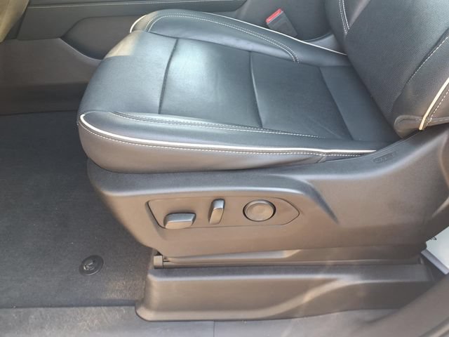 Used 2021 Chevrolet Suburban Premier AWD/4WD image 16