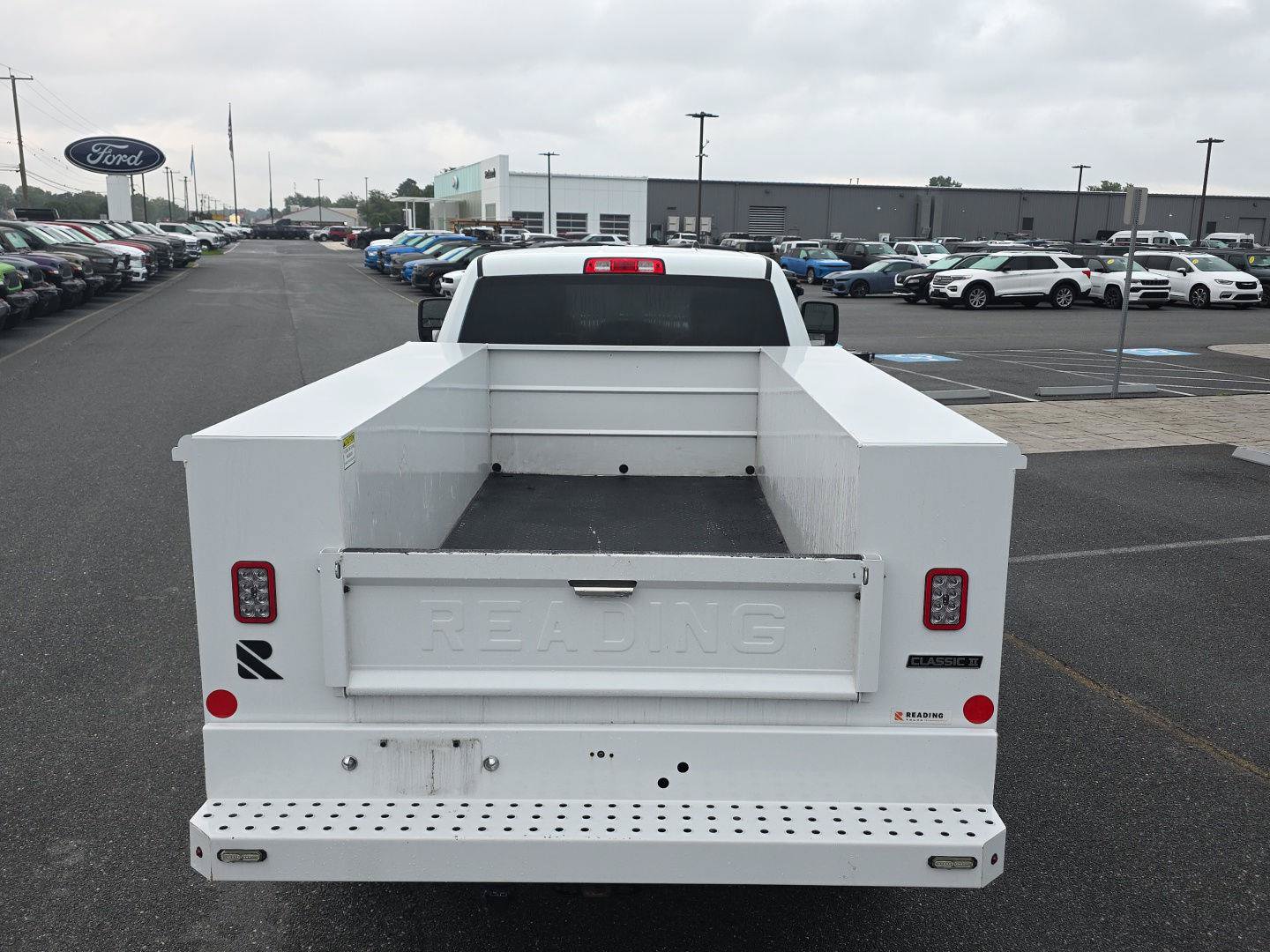 Used 2024 RAM 3500 Tradesman w/ Chrome Appearance Group AWD/4WD image 11