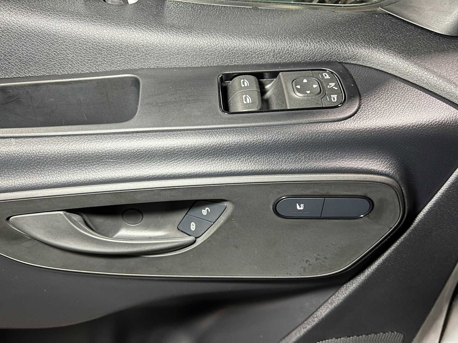 Used 2025 Mercedes-Benz Sprinter 2500 image 21