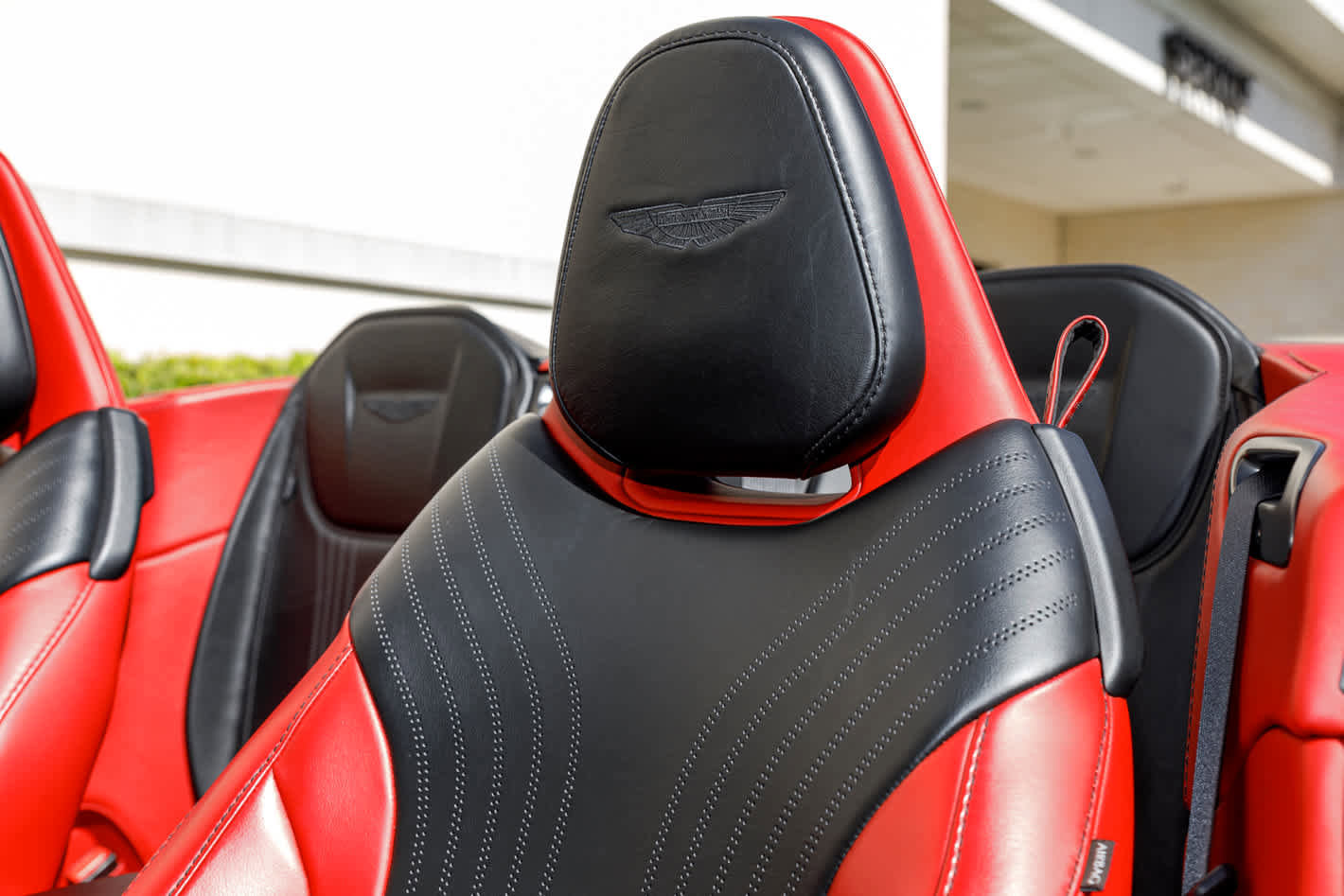 Used 2019 Aston Martin DB11 Volante image 5