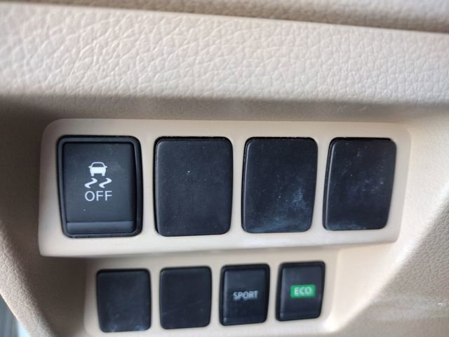 Used 2017 Nissan Rogue S image 32