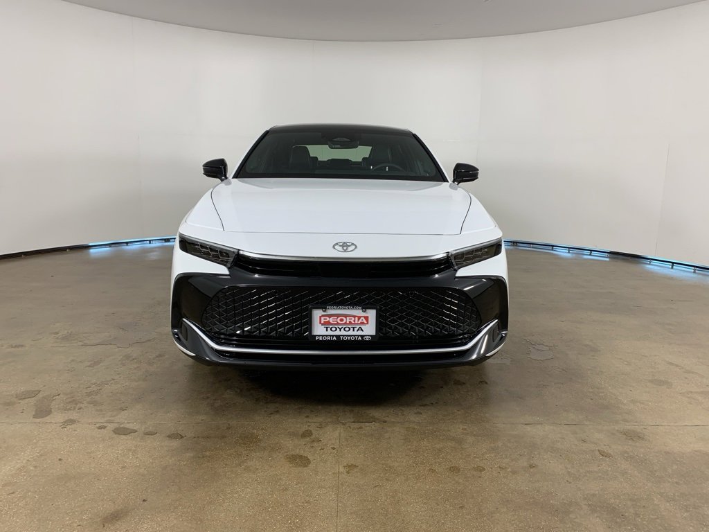 New 2026 Toyota Crown Platinum image 3