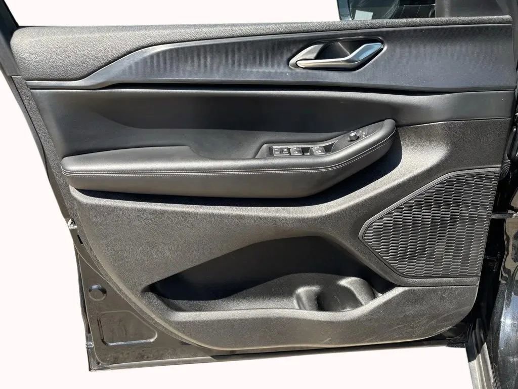 Used 2024 Jeep Grand Cherokee L Laredo image 11