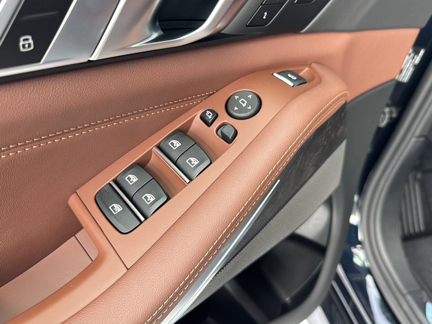 New 2026 BMW X5 xDrive40i w/ M Sport Package image 29