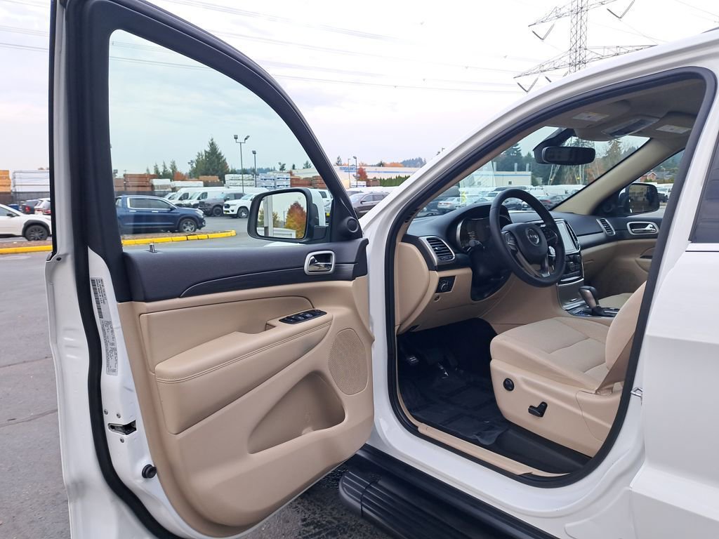 Used 2022 Jeep Grand Cherokee Laredo E w/ Security & Convenience Group image 11