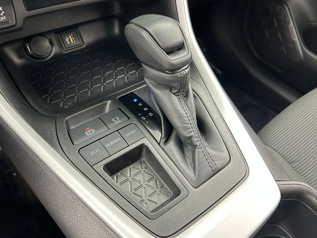 Used 2024 Toyota RAV4 LE FWD image 24