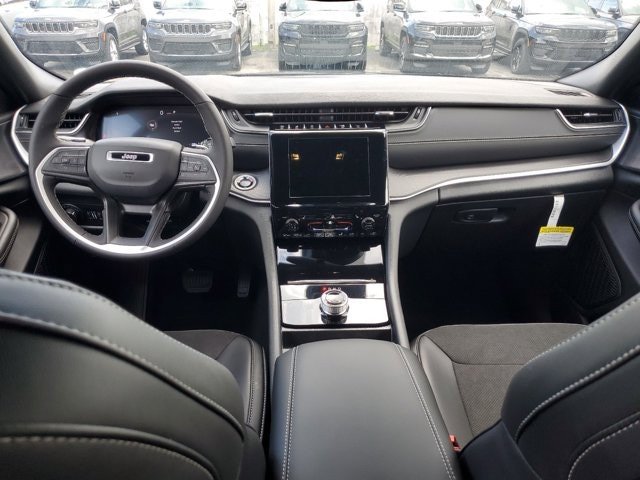 New 2024 Jeep Grand Cherokee L Altitude RWD image 5
