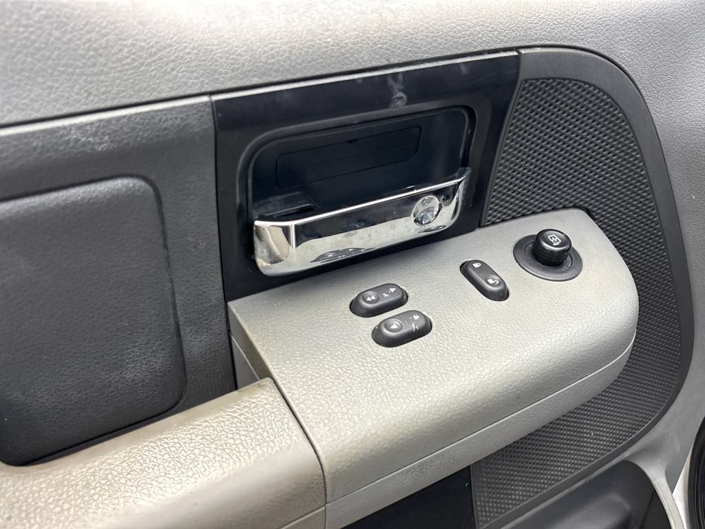 Used 2006 Ford F150 XLT RWD image 16