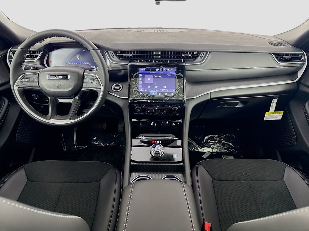 New 2025 Jeep Grand Cherokee Altitude image 25