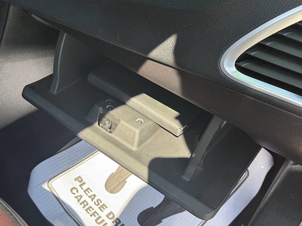 Used 2011 Dodge Avenger Heat FWD image 8