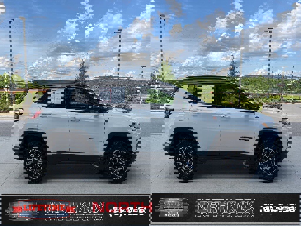 Used 2024 Jeep Compass Trailhawk image 20