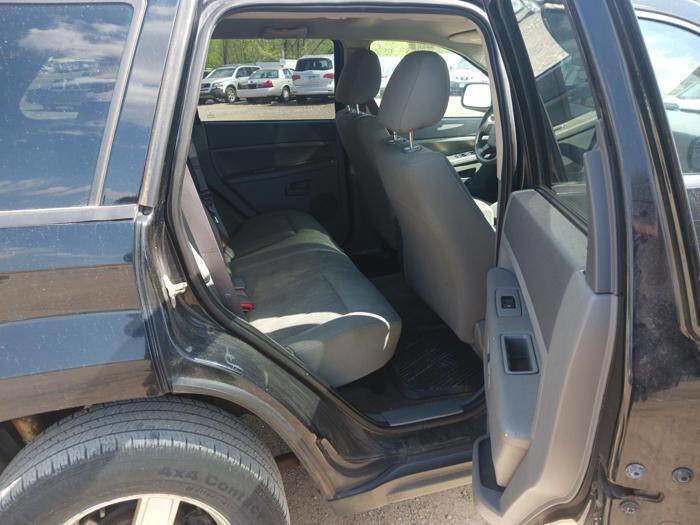 Used 2006 Jeep Grand Cherokee Laredo w/ Cargo Convenience Group AWD/4WD image 29