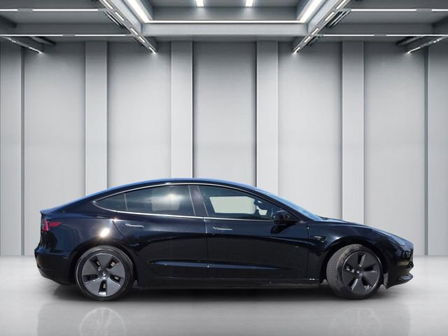 Used 2023 Tesla Model 3 Standard Range image 3