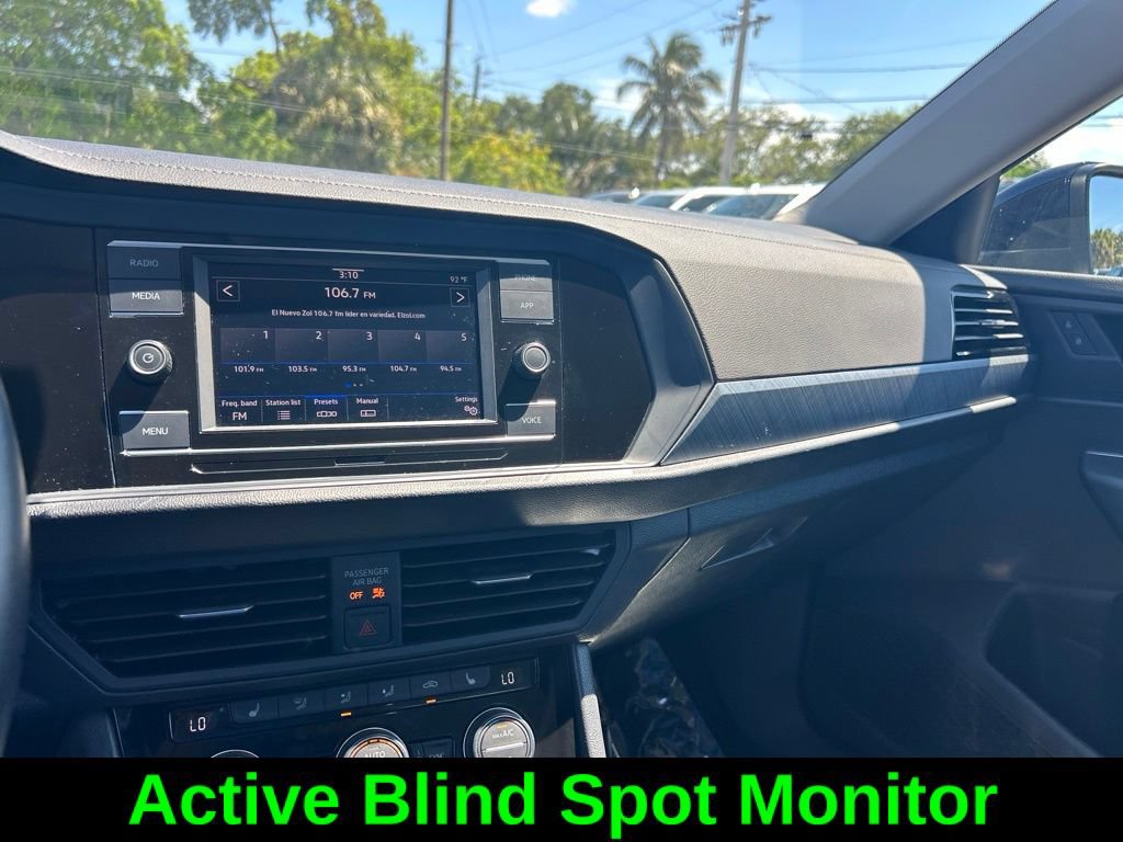 Used 2024 Volkswagen Jetta SE FWD image 12