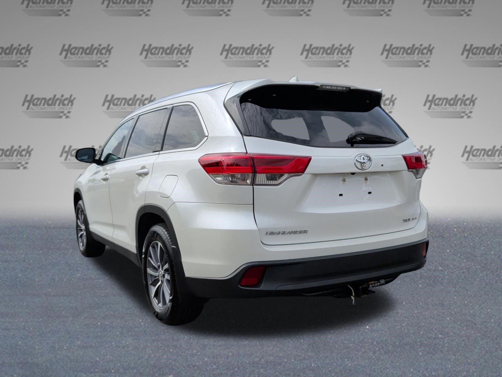 Used 2019 Toyota Highlander XLE AWD/4WD image 9