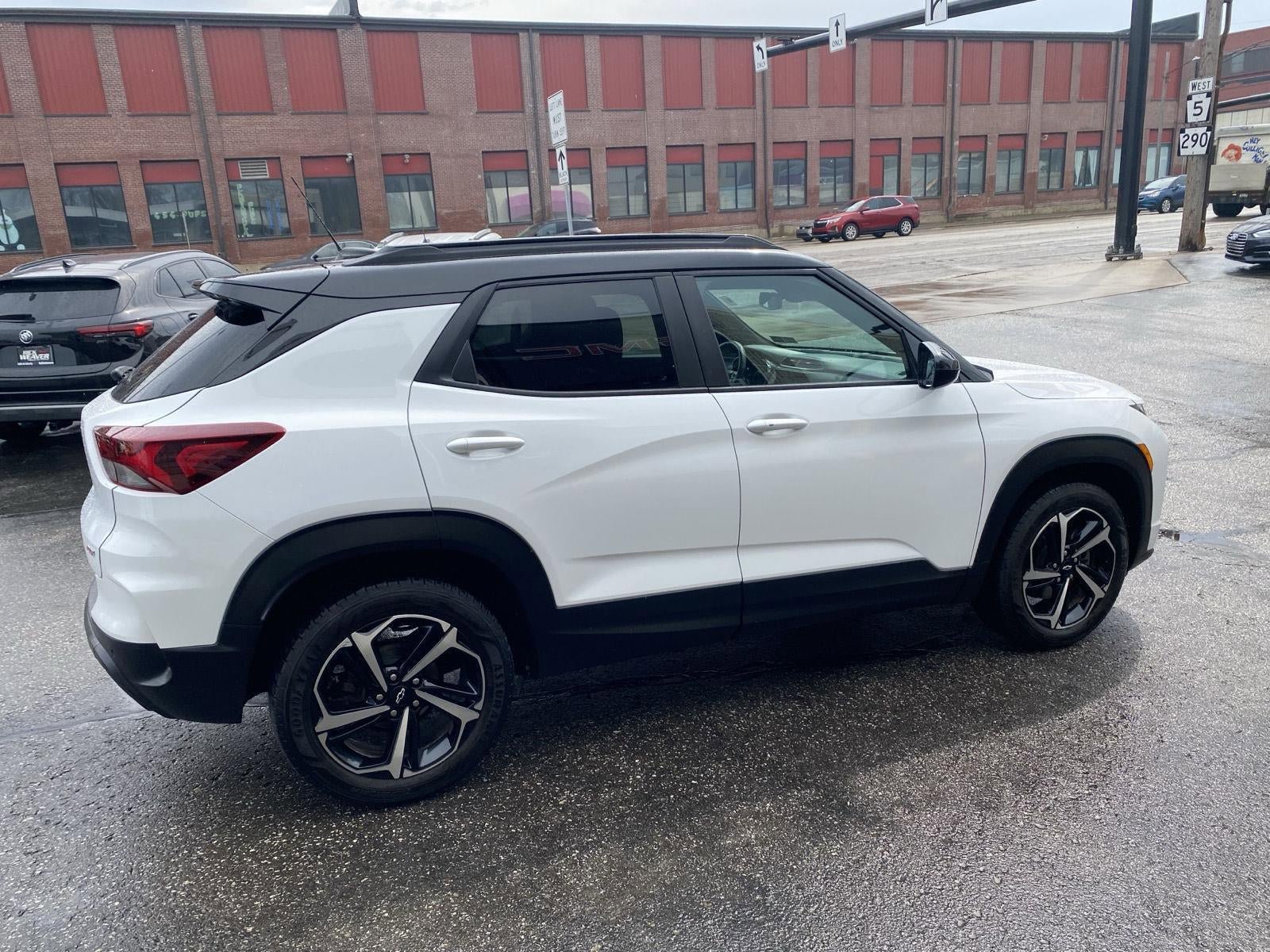 Certified 2022 Chevrolet TrailBlazer RS w/ Sun and Liftgate Package AWD/4WD image 7