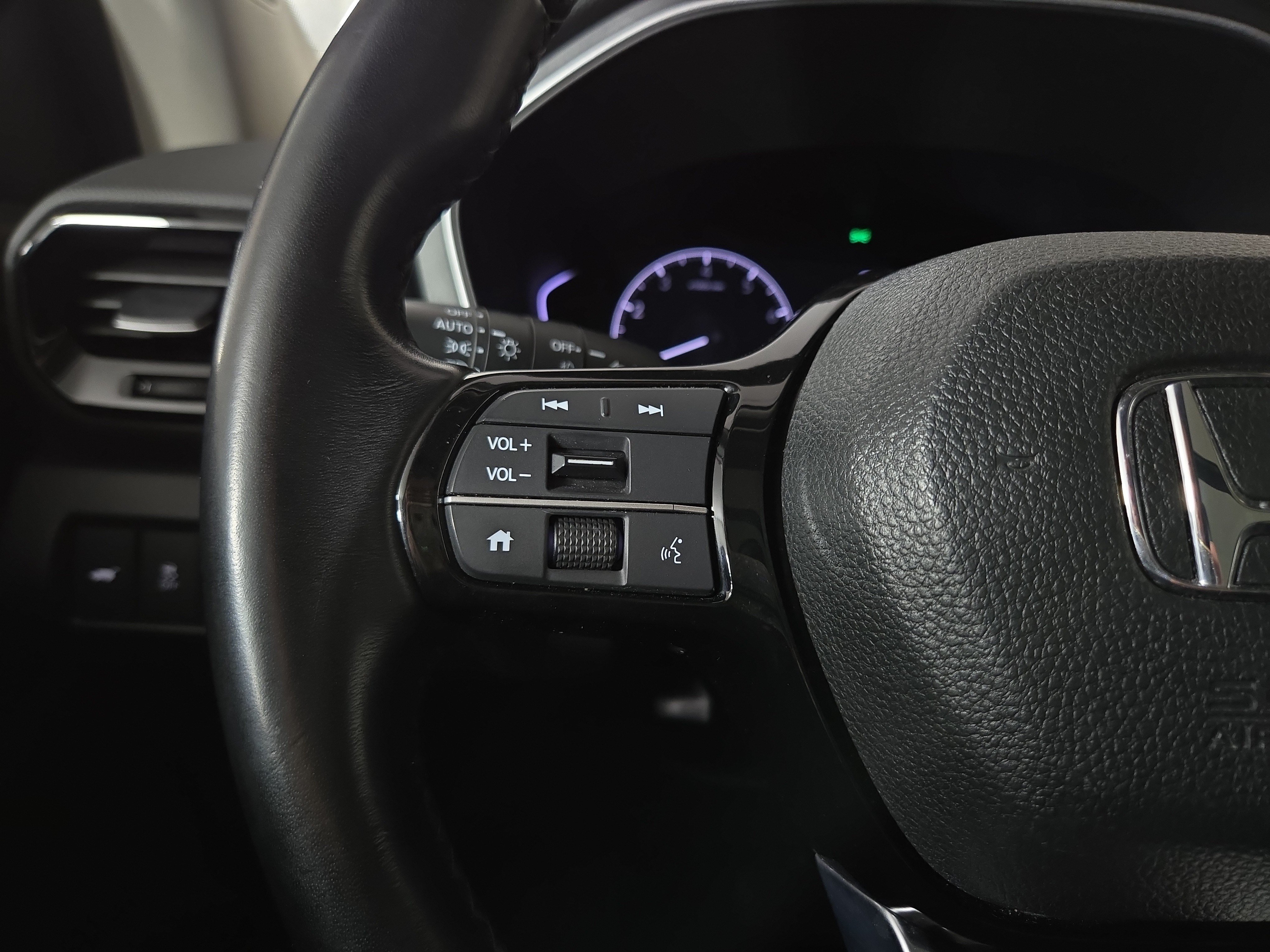 Used 2023 Honda Pilot Touring image 16