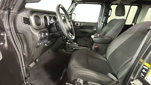 Used 2023 Jeep Wrangler Unlimited w/ Cold Weather Group AWD/4WD image 10