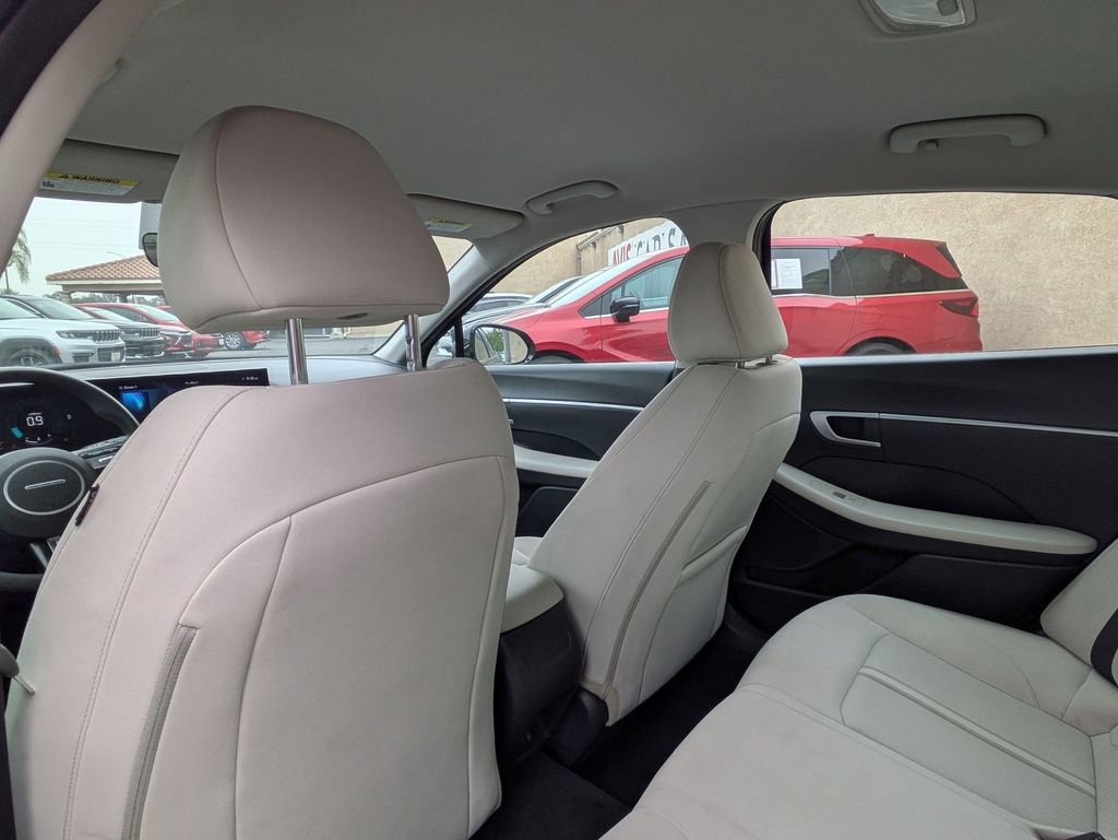 Used 2025 Hyundai Sonata SEL FWD image 30