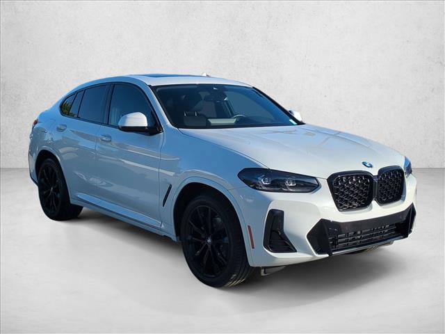 Certified 2025 BMW X4 xDrive30i w/ Premium Package AWD/4WD image 3