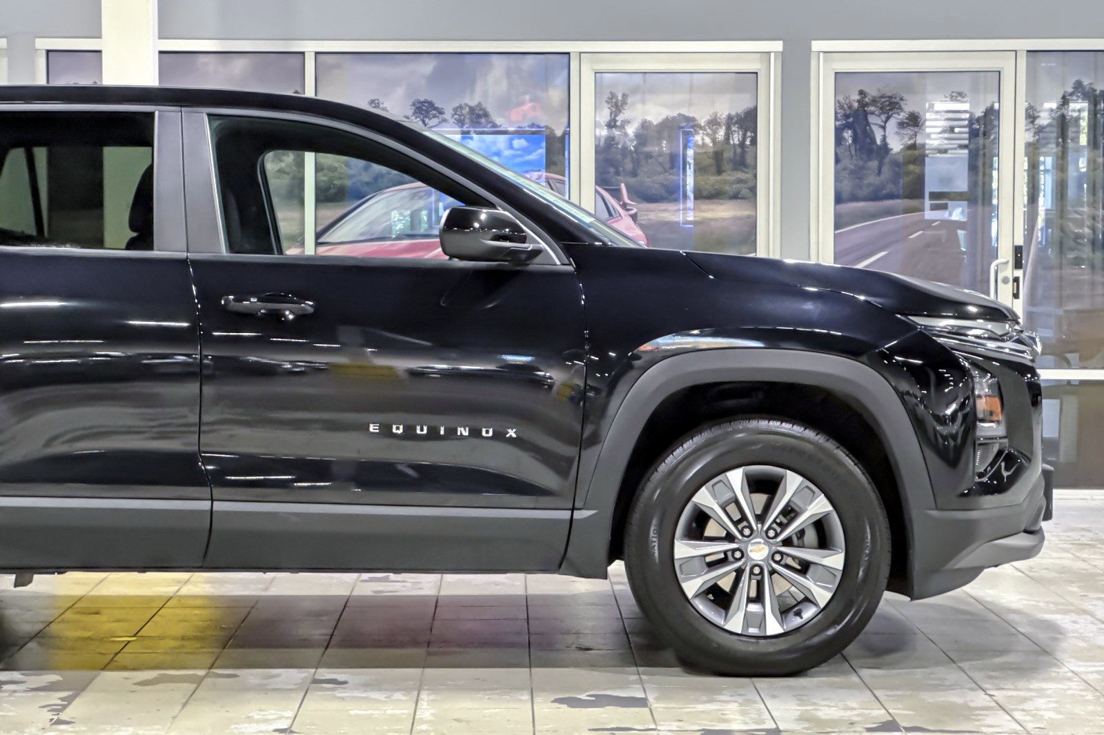 Used 2025 Chevrolet Equinox LT FWD image 35