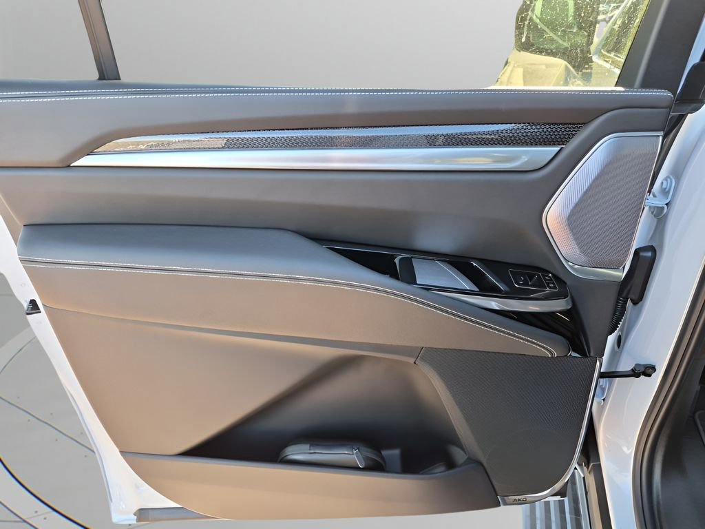 New 2026 Cadillac Escalade ESV V image 17