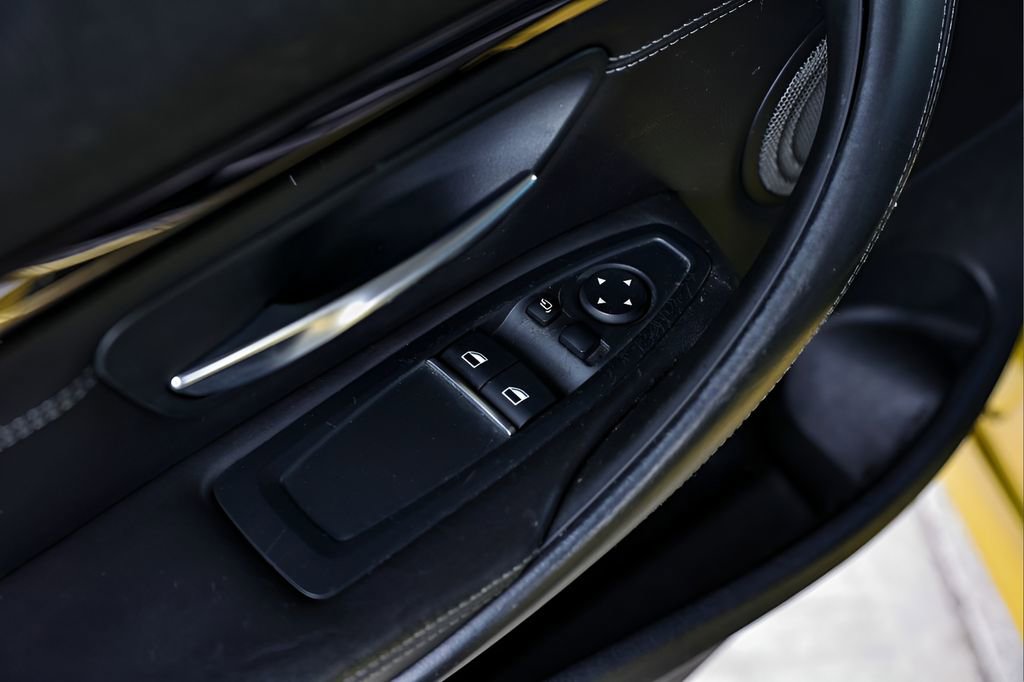 Used 2018 BMW M4 Coupe RWD image 21